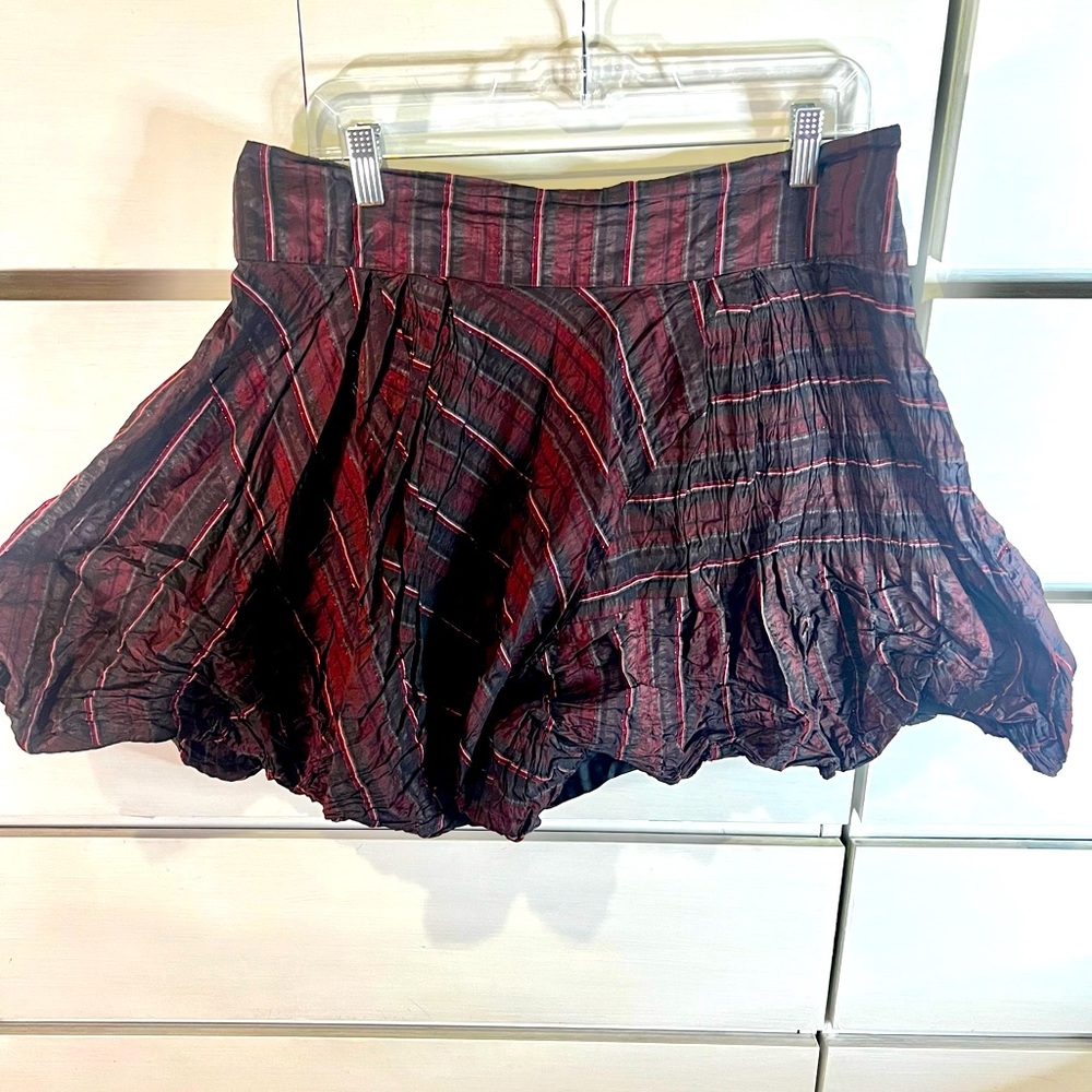 BEBE Tafetta Burgundy Striped Mini Skirt with Zipper Sz. M